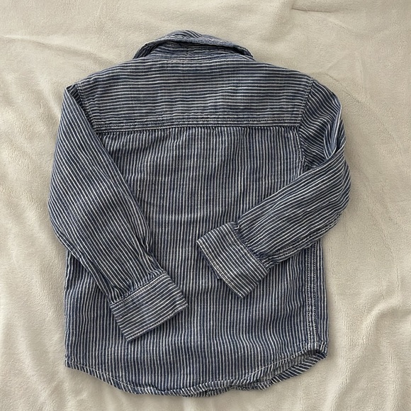 Carter’s 2T Button Down Shirt - Picture 4 of 4